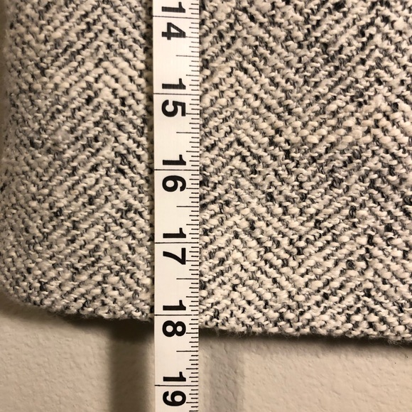 White House Black Market Grey & White Pencil Skirt - Size 8P - Picture 6 of 10